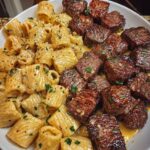 garlic butter steak bites alfredo rigatoni 2