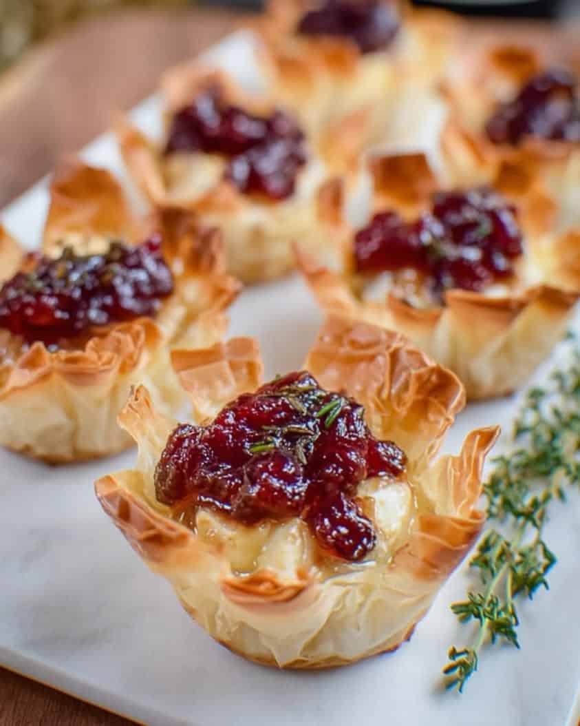 mini cranberry brie phyllo tarts