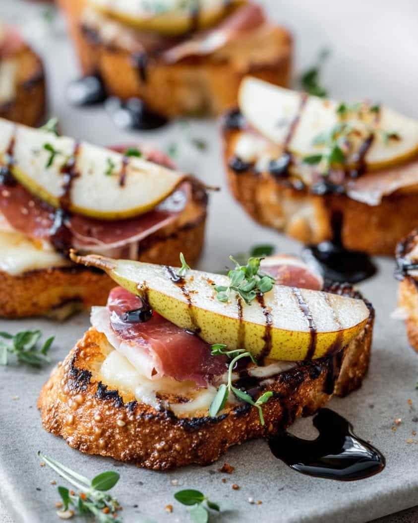 pear brie prosciutto crostini
